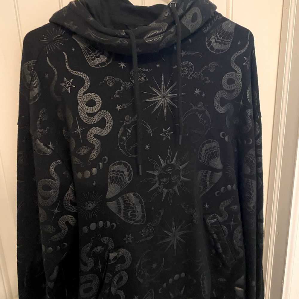 Hi lo, celestial hoodie